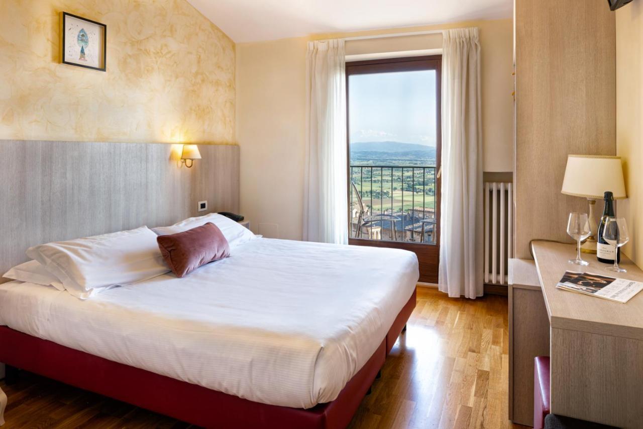 Hotel Posta Panoramic Assisi Esterno foto